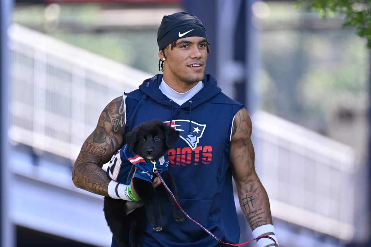 Patriot Games: New England may have made the wrong decision by not placing Gonzalez on Injured Reserve