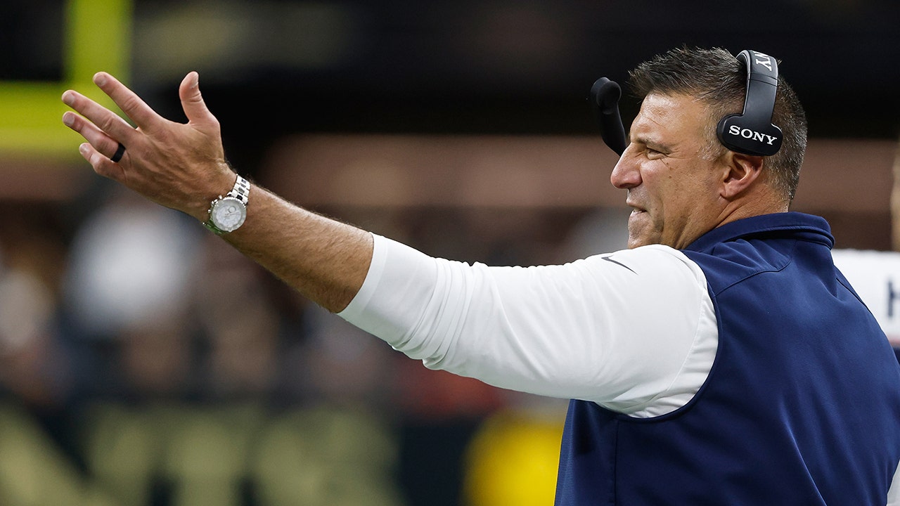Patriots’ Mike Vrabel chides NFL officials after penalty-filled win over Saints